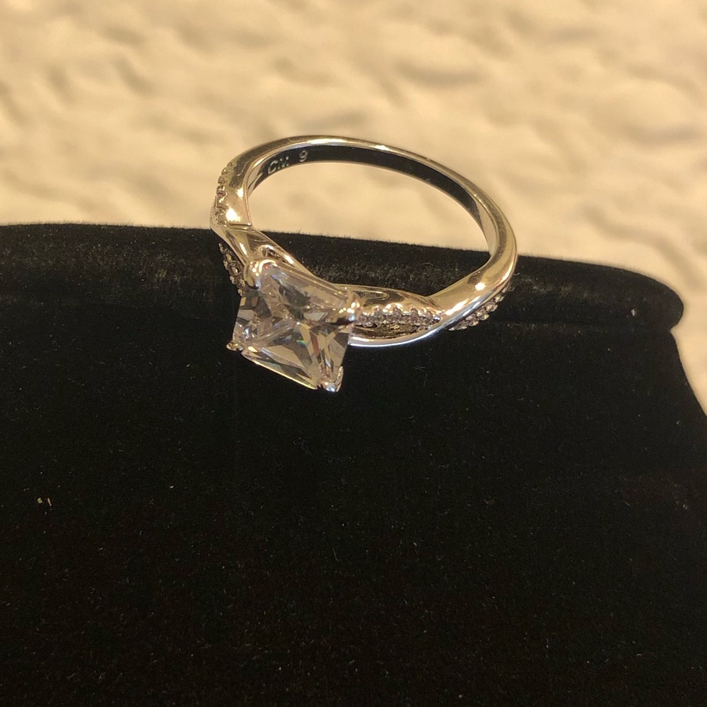 Silver Tone Princess Cut Solitaire Ring CZ Gemstones